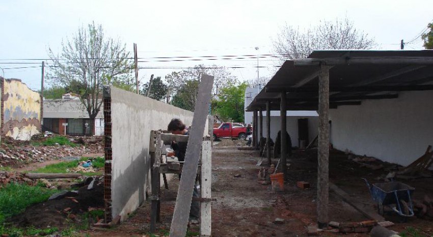 Construcción estacionamiento (2).